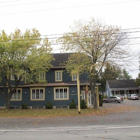 Hotel Fleurs Karaibes Saint-Alexandre-de-Kamouraska Eksteriør bilde