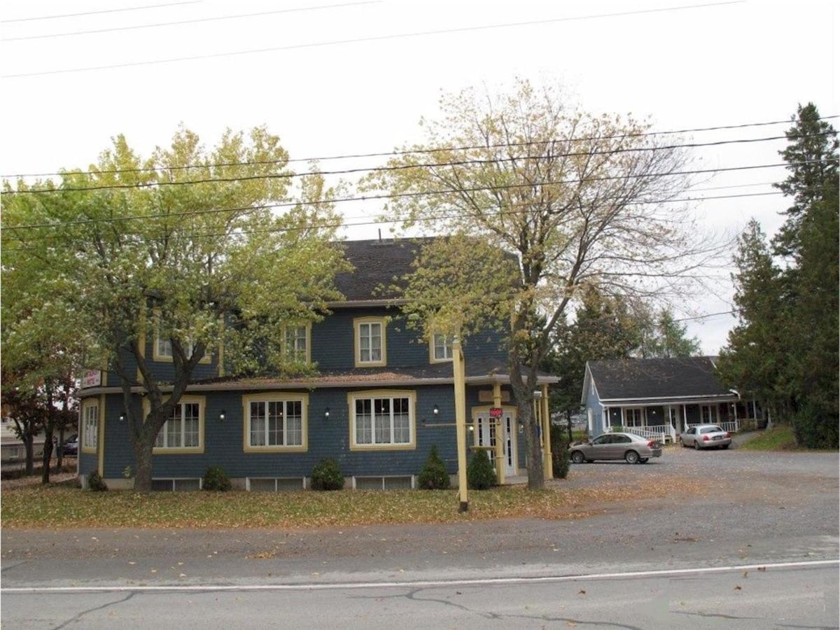 Hotel Fleurs Karaibes Saint-Alexandre-de-Kamouraska Eksteriør bilde